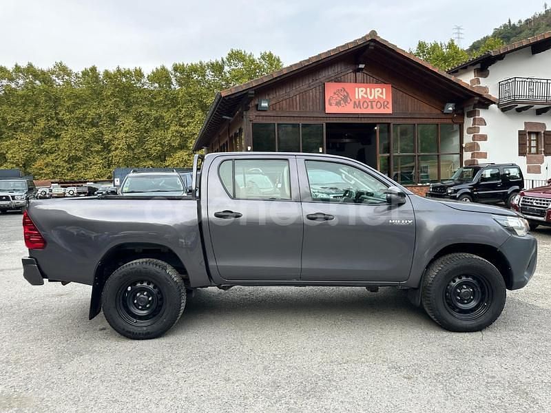 Gris / plata Usado 2019 Toyota HiLux Recogida | 27.999 € (Un poco caro) - Imagen 1/4