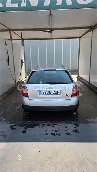 Usado Audi A4 130 CV (95 kW) 2003 Gris / plata Familiar