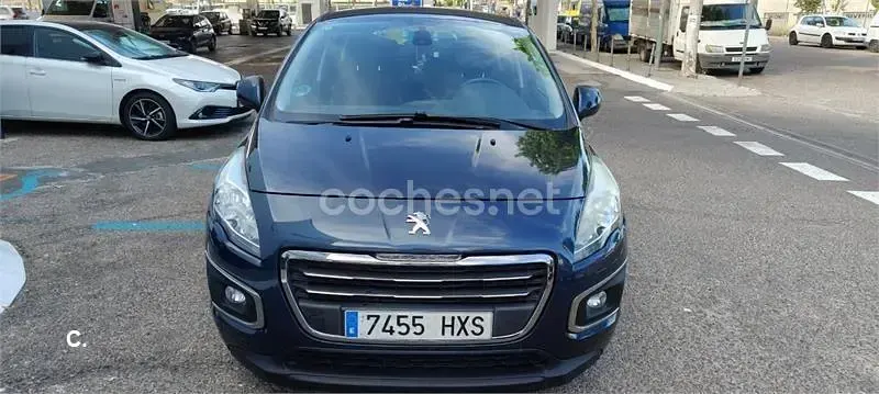 Usado Peugeot 3008 Active 120 CV (88 kW) 2014 Azul Familiar
