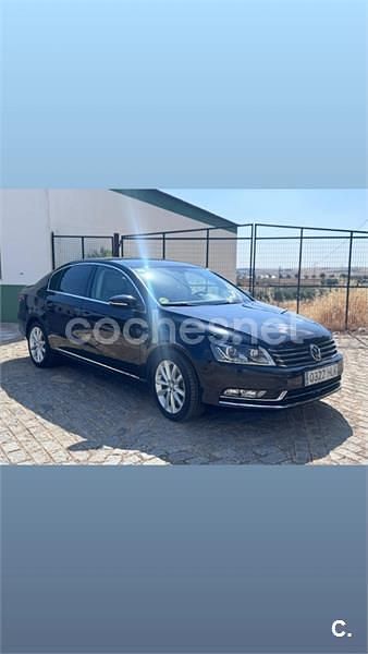 Usado VW Passat Highline 140 CV (102 kW) 2012 Negro Berlina