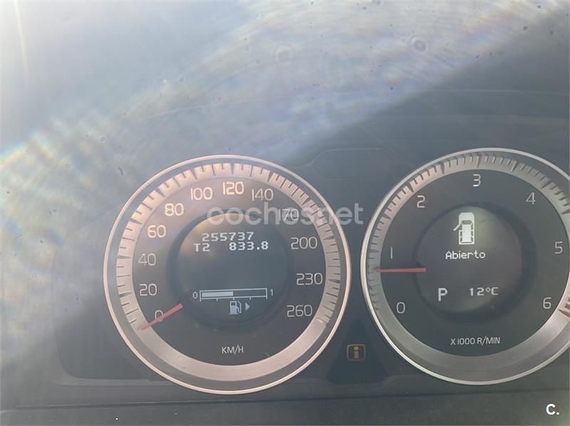 Usado Volvo XC60 Momentum 163 CV (119 kW) 2011 Gris / plata SUV