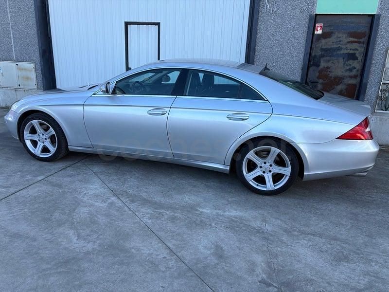 Käytetty Mercedes CLS500 306 HP (225 kW) 2005 Harmaa Sedan