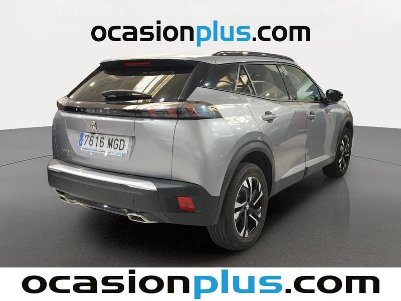 Usado Peugeot 2008 Allure 130 CV (95 kW) 2023 Gris / plata SUV