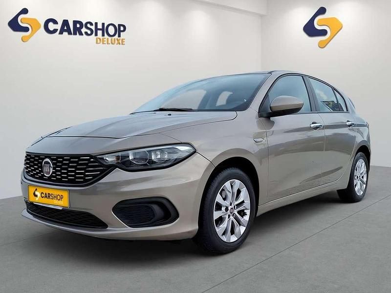 Usado Fiat Tipo Business 120 CV (88 kW) 2018 Beige Familiar