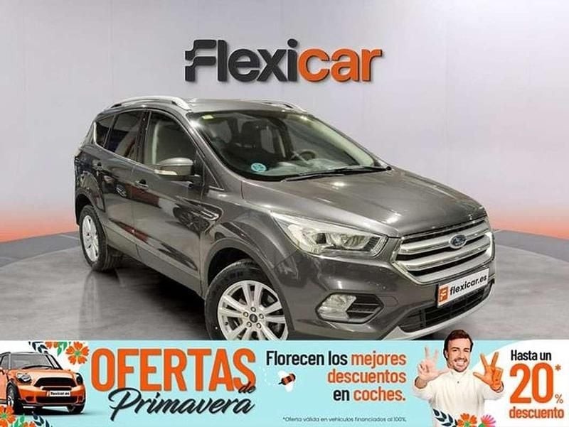 Usado Ford Kuga Trend+ 120 CV (88 kW) 2018 Gris SUV