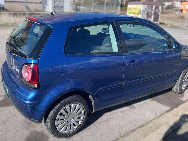 Usado VW Polo Advance 75 CV (55 kW) 2006 Azul Utilitario