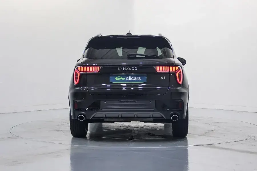 Usado Lynk & Co 01 261 CV (191 kW) 2024 Negro SUV