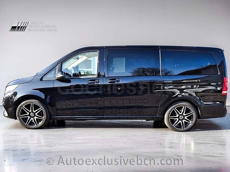 Usado Mercedes V300 Avantgarde 239 CV (175 kW) 2023 Negro Monovolumen