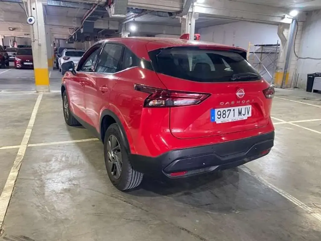 Usado Nissan Qashqai Acenta 140 CV (102 kW) 2023 Rojo SUV