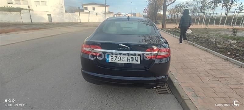 Usado Jaguar XF Luxury 190 CV (139 kW) 2014 Azul Berlina