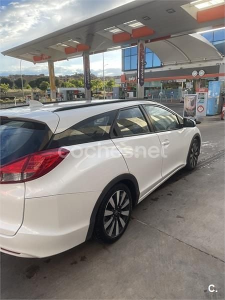 Usado Honda Civic Executive 120 CV (88 kW) 2016 Blanco Familiar