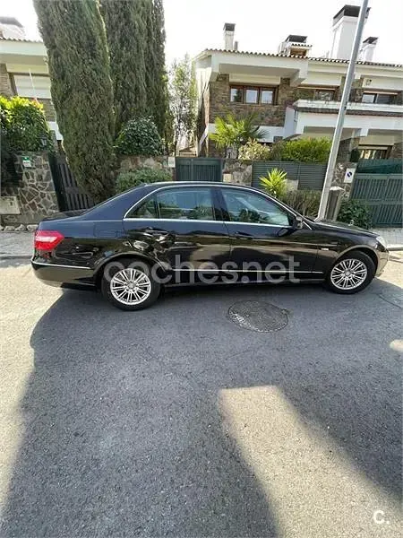 Usado Mercedes E220 Elegance 170 CV (125 kW) 2010 Negro Berlina