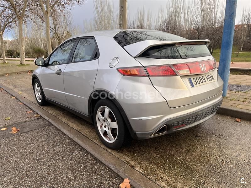 Usado Honda Civic Sport 140 CV (102 kW) 2008 Gris / plata Berlina