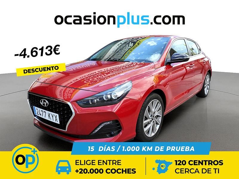 Usado Hyundai i30 136 CV (100 kW) 2019 Rojo Berlina