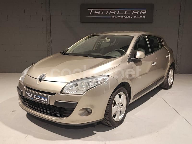 Beige Usado 2011 Renault Mégane GrandTour Bose Edition Familiar | 5900 € - Imagen 1/4