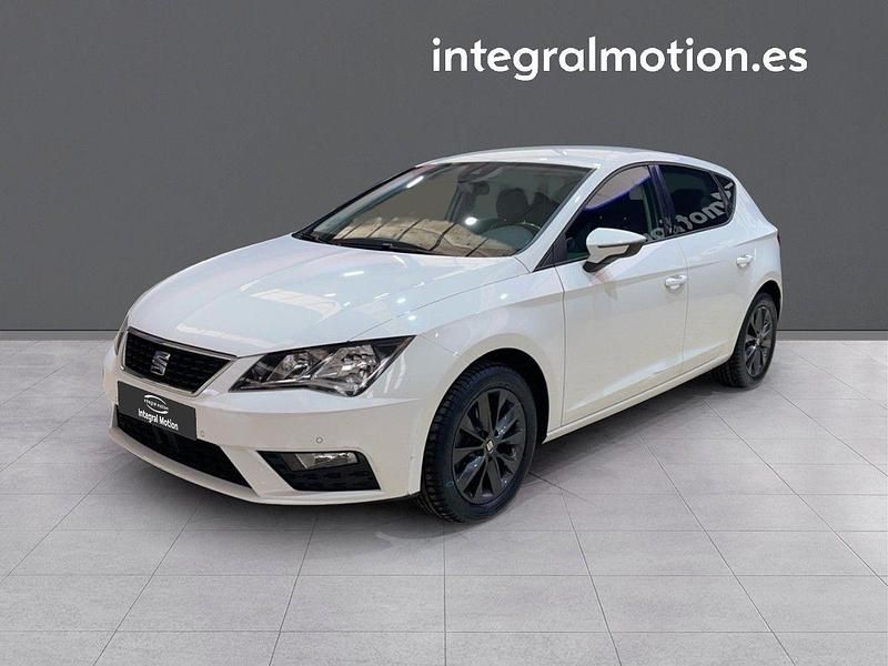 Usado Seat Leon Style 115 CV (84 kW) 2020 Blanco Familiar