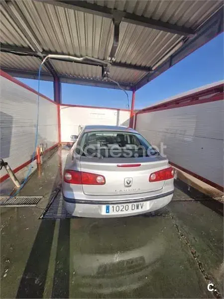 Usado Renault Laguna II Authentique 110 CV (80 kW) 2006 Gris / plata Berlina