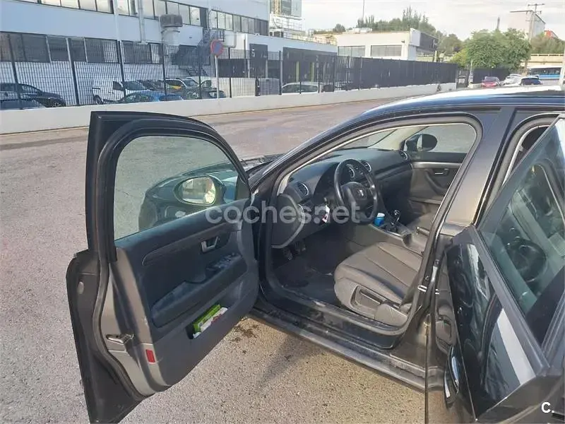 Usado Seat Exeo Style 160 CV (117 kW) 2012 Negro Berlina