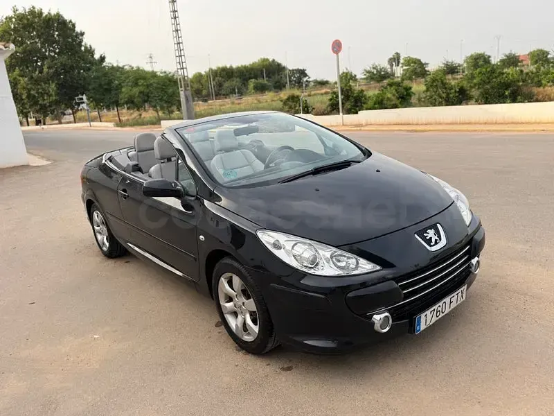 Usado Peugeot 307 CC 143 CV (105 kW) 2007 Negro Descapotable