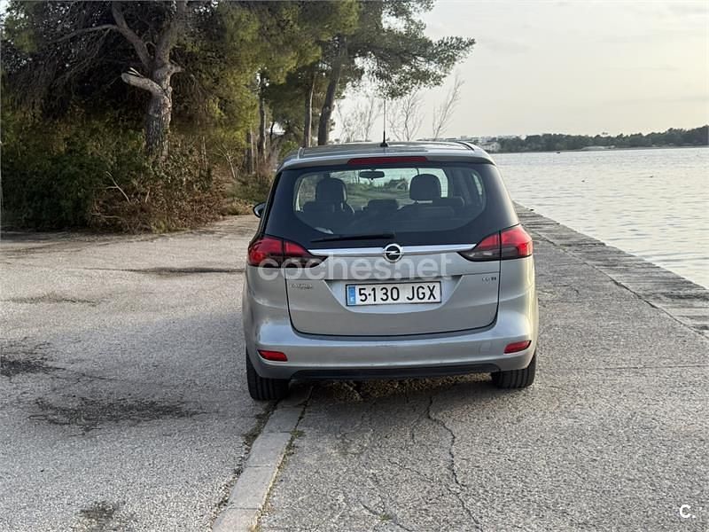 Usado Opel Zafira Tourer Selective 130 CV (95 kW) 2015 Gris / plata Monovolumen