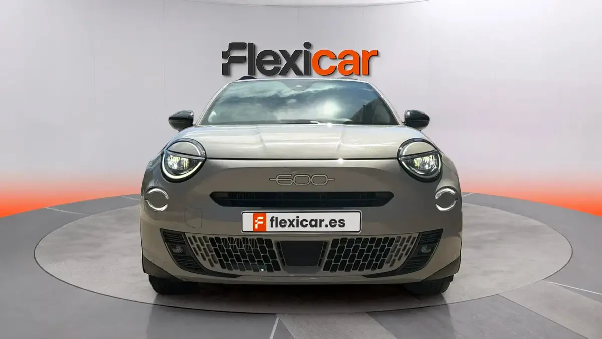 Usado Fiat 600 101 CV (74 kW) 2025 Blanco SUV