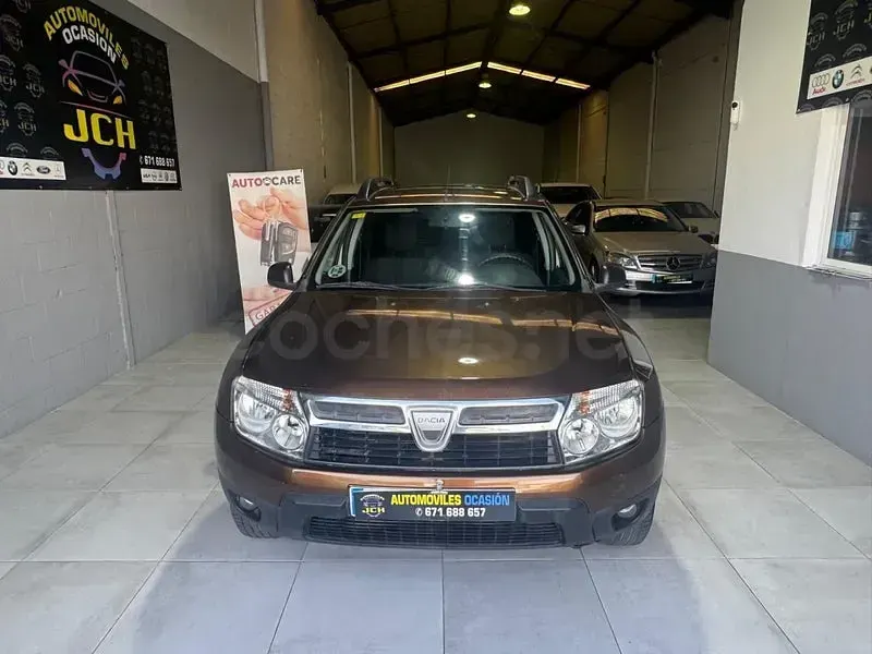 Usado Dacia Duster Ambiance 107 CV (78 kW) 2010 Marrón SUV