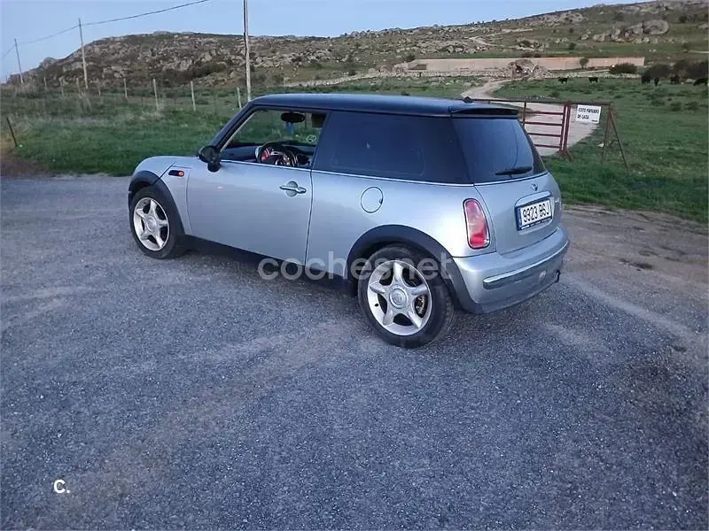 Usado Mini Cooper 115 CV (84 kW) 2002 Gris / plata Utilitario