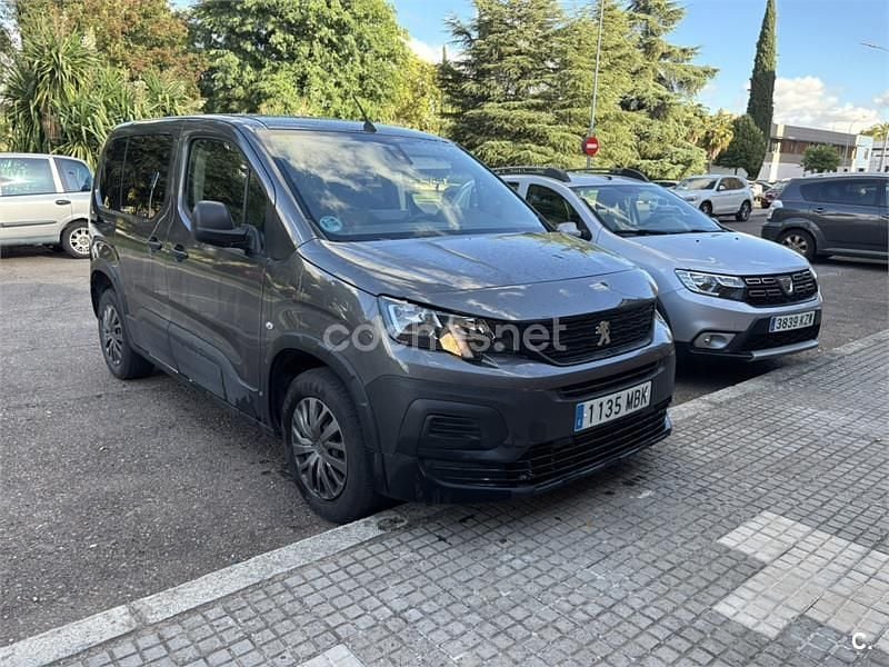 Usado Peugeot Rifter Active 130 CV (95 kW) 2022 Marrón Monovolumen