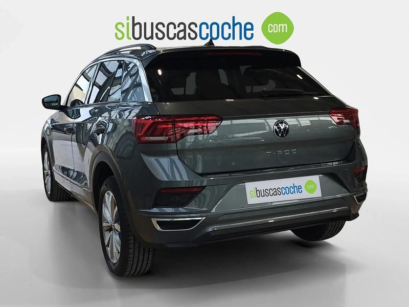 Usado VW T-Roc Advance 110 CV (80 kW) 2022 Gris/plata SUV