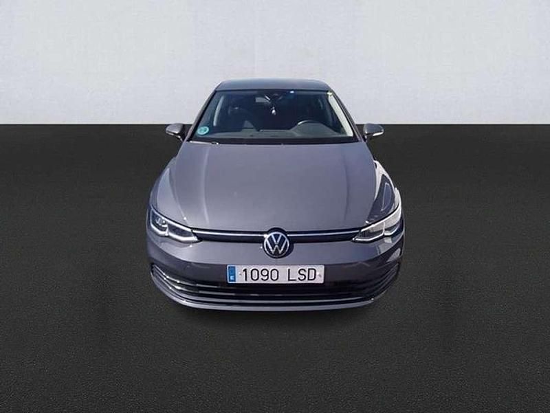 Usado VW Golf VIII Life 116 CV (85 kW) 2021 Gris Utilitario