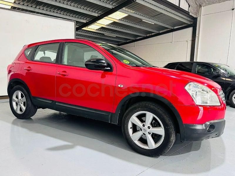 Usado Nissan Qashqai Tekna 150 CV (110 kW) 2009 Rojo SUV
