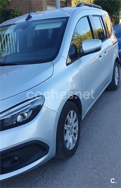 Usado Mercedes T180 116 CV (85 kW) 2023 Gris / plata Monovolumen