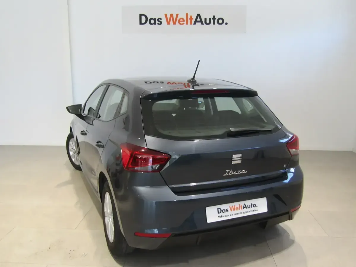 Usado Seat Ibiza Style 110 CV (80 kW) 2022 Gris Utilitario