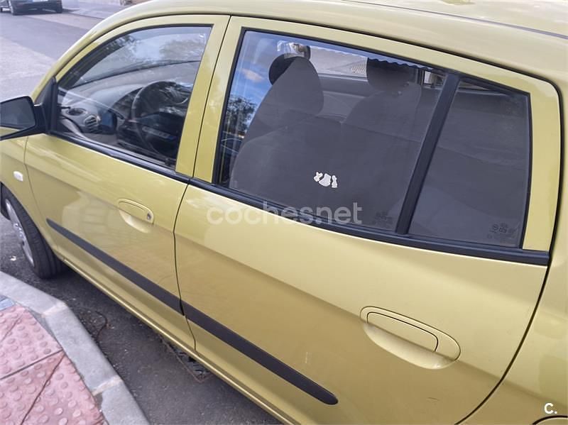 Usado Kia Picanto LX 65 CV (47 kW) 2007 Amarillo Utilitario
