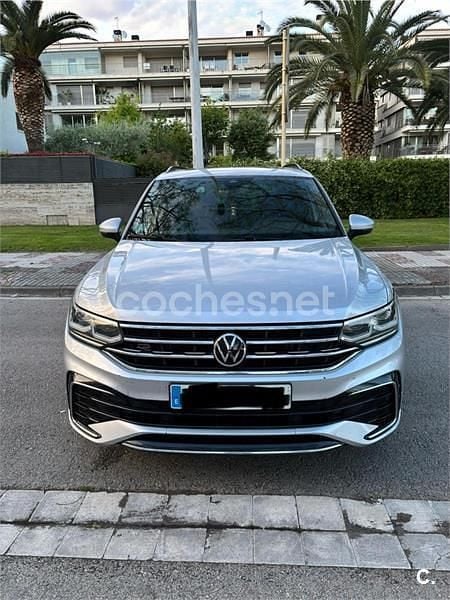 Usado VW Tiguan R-line 150 CV (110 kW) 2021 Gris / plata SUV