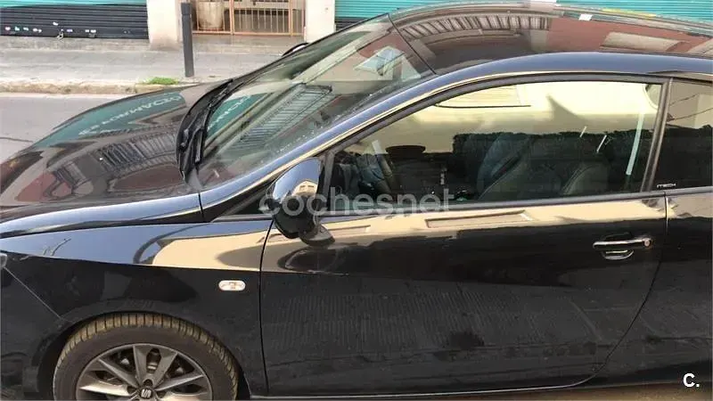 Usado Seat Ibiza SC I-Tech 85 CV (62 kW) 2013 Negro Utilitario