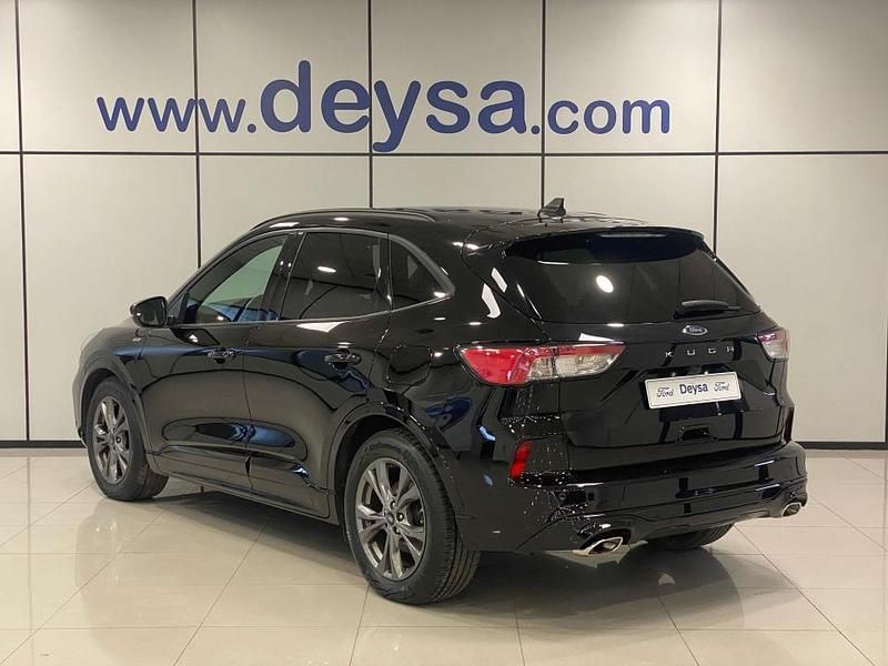 Usado Ford Kuga ST-Line 150 CV (110 kW) 2022 Negro SUV