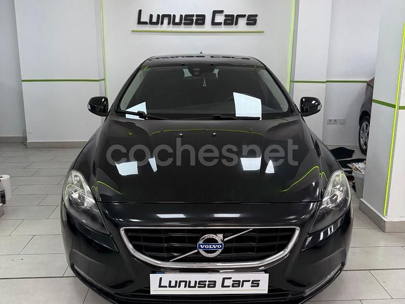Usado Volvo V40 Momentum 120 CV (88 kW) 2015 Negro Familiar
