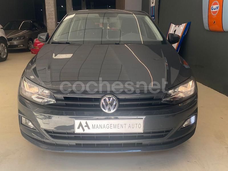 Usado VW Polo Advance 80 CV (58 kW) 2019 Gris / plata Berlina