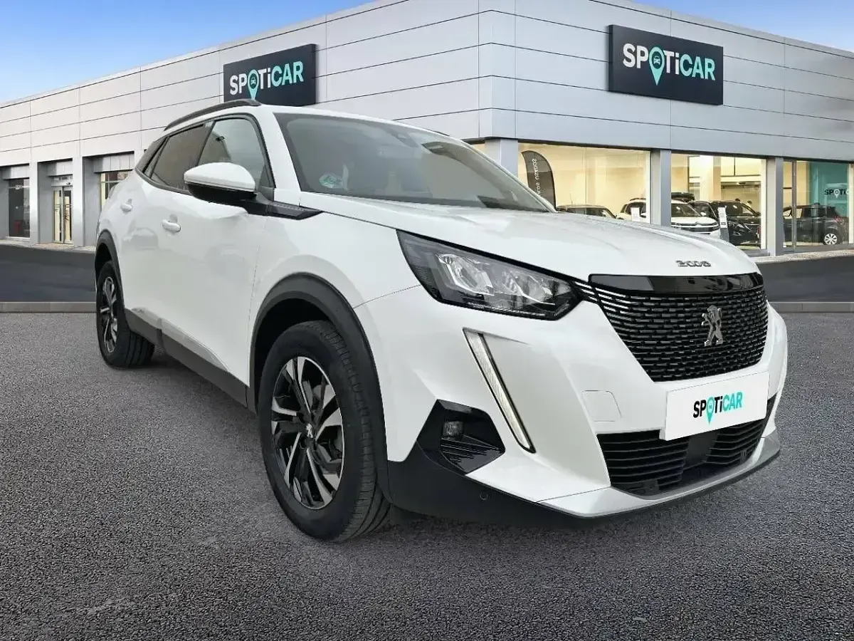 Usado Peugeot 2008 Allure 130 CV (95 kW) 2020 Blanco SUV