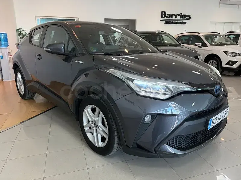 Usado Toyota C-HR Active 122 CV (89 kW) 2021 Gris / plata SUV