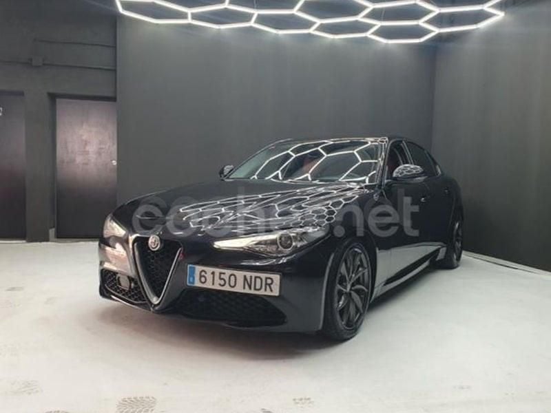 Usado Alfa Romeo Giulia 136 CV (100 kW) 2017 Negro Berlina
