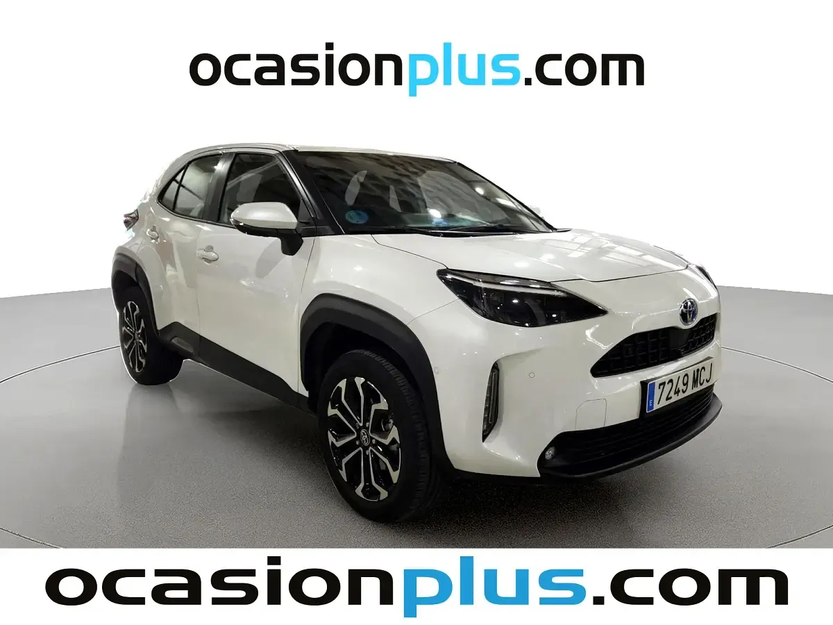 Usado Toyota Yaris Hybrid Active 116 CV (85 kW) 2022 Blanco SUV