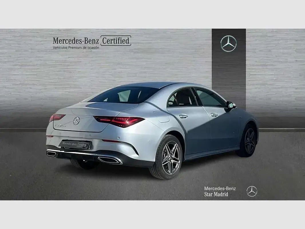 Usado Mercedes CLA250e 218 CV (160 kW) 2025 Plateado Berlina