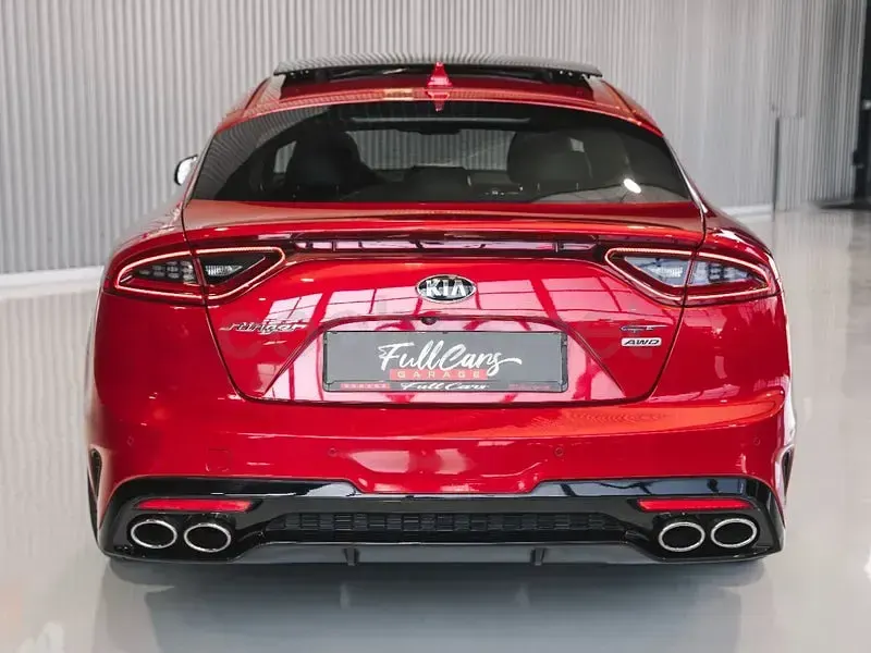 Usado Kia Stinger GT 370 CV (272 kW) 2017 Rojo Utilitario