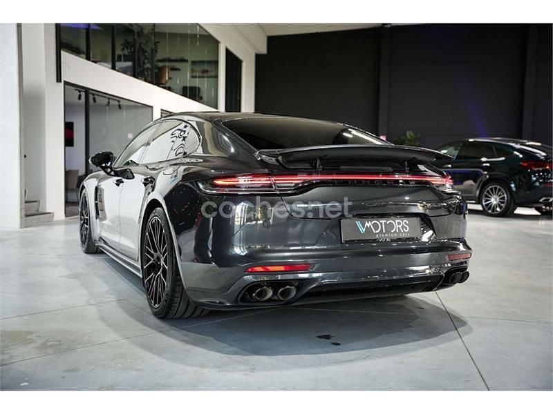 Usado Porsche Panamera 4S 560 CV (411 kW) 2021 Gris / plata Berlina