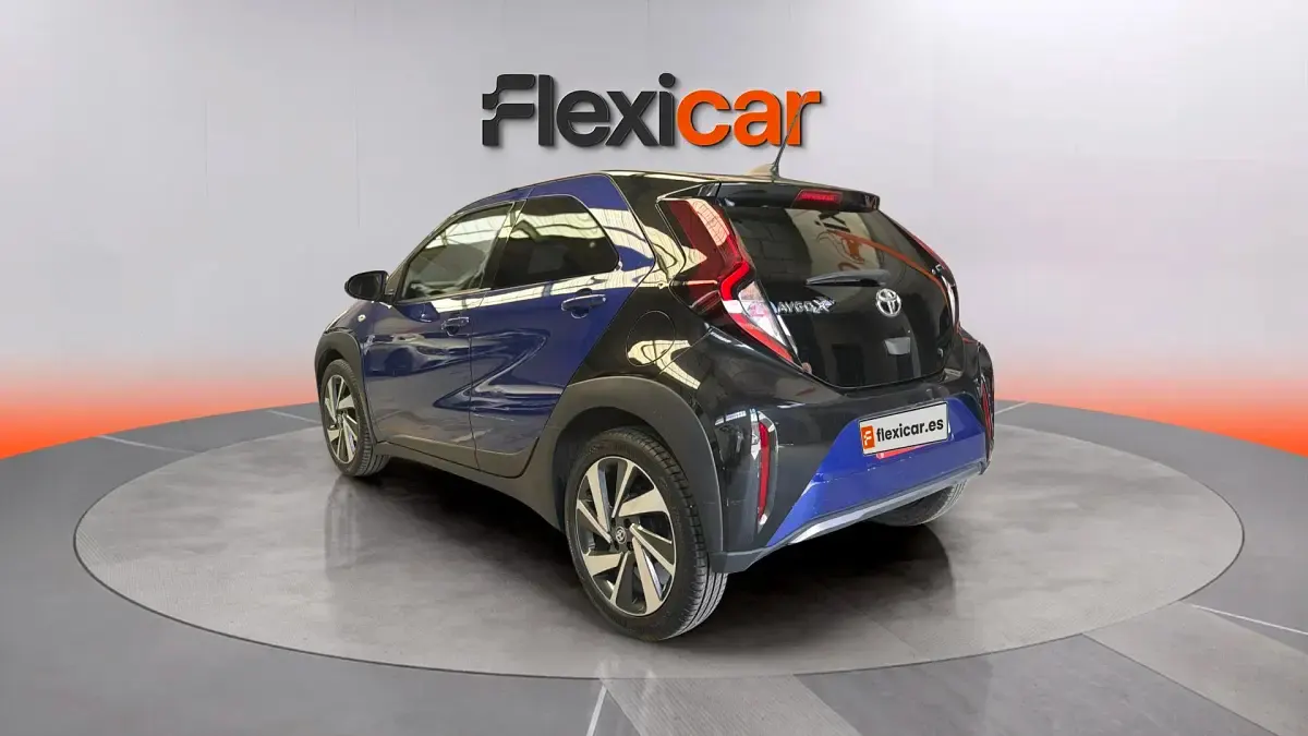 Usado Toyota Aygo X 72 CV (52 kW) 2022 Azul SUV