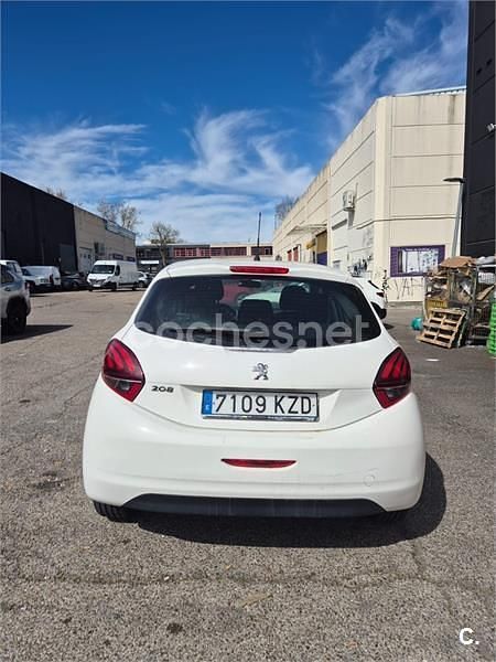 Usado Peugeot 208 82 CV (60 kW) 2019 Blanco Utilitario