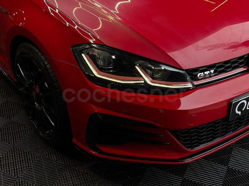Usado VW Golf VII GTI 245 CV (180 kW) 2019 Gris / plata Berlina