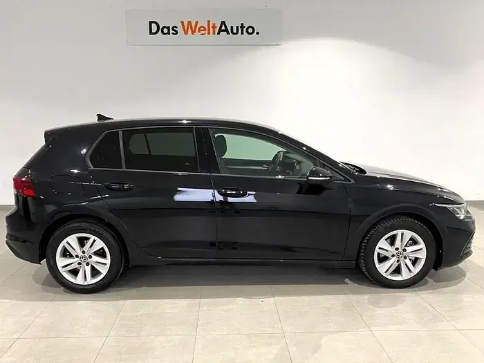 Usado VW Golf VIII Life 115 CV (84 kW) 2023 Negro Berlina